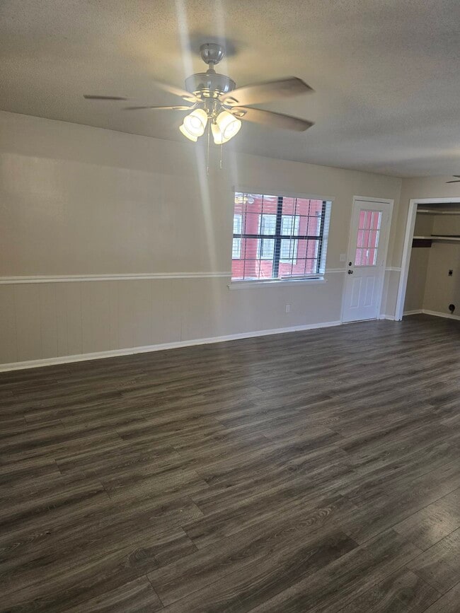 Building Photo - 763 Dunlevie Rd