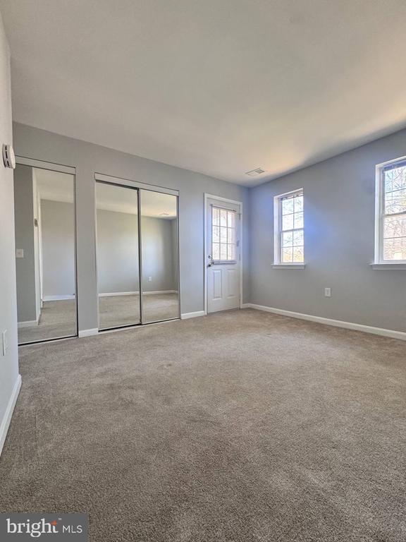 Building Photo - 18308 Streamside Dr