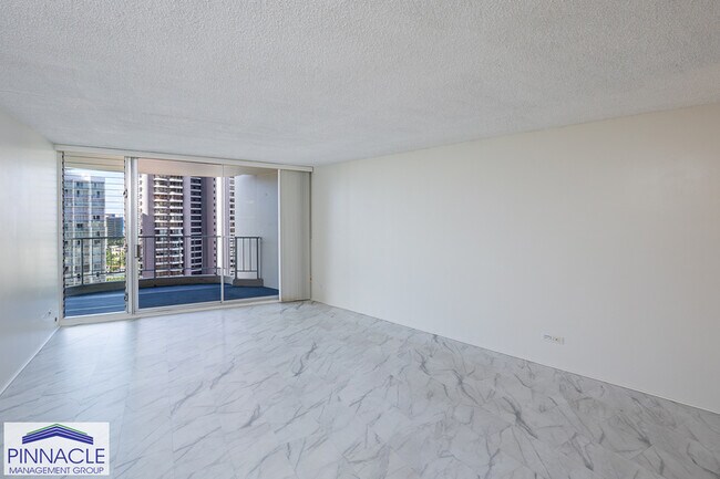 Building Photo - 469 Ena Rd