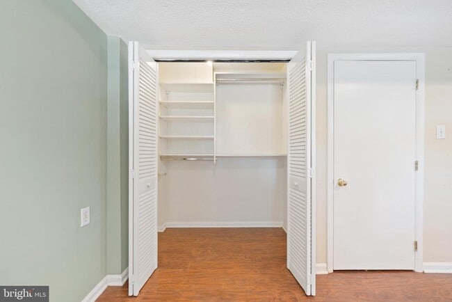 Building Photo - 5601 Wyngate Dr