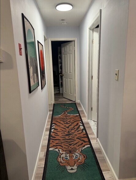 Building Photo - 306 Sharon Garden Ct