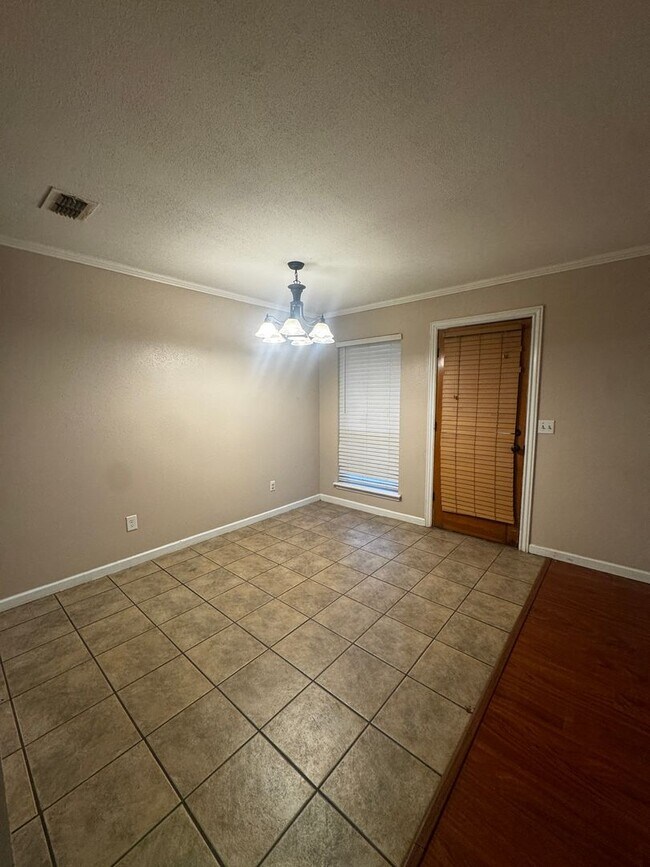 Building Photo - Charming 3bedroom, 2bath home in Estaodao