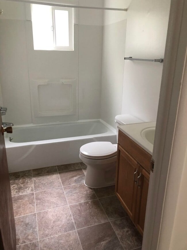 Building Photo - *LEASE TAKEOVER* Charming 1-Bedroom Home – Just 5 Minutes South of Rexburg!