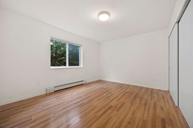 Building Photo - 1301-1305 Mitchell Ave