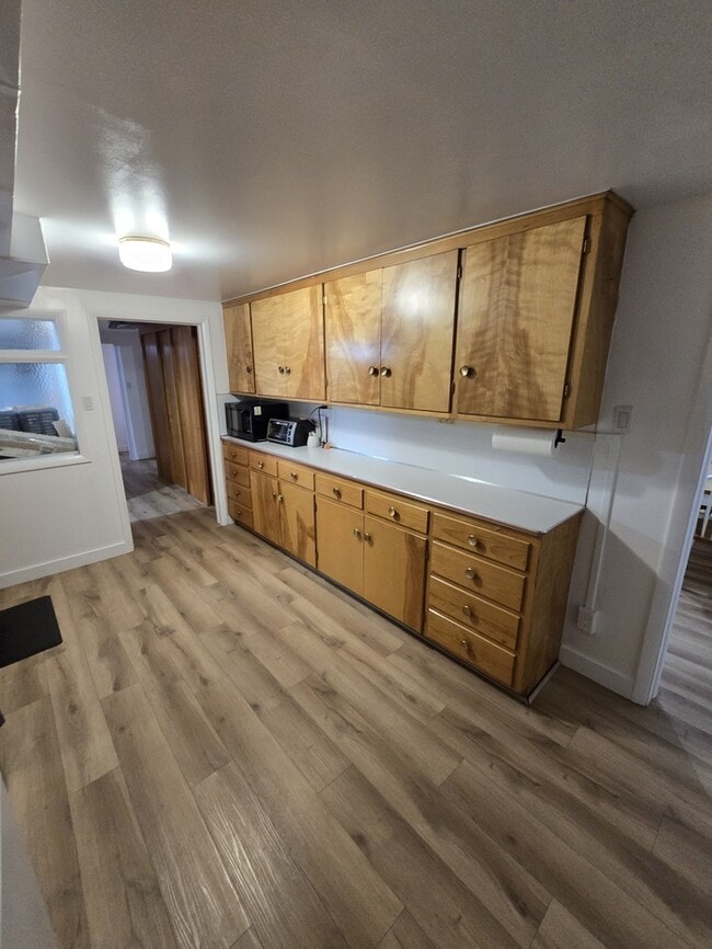 Building Photo - Great basement unit in Murray for rent