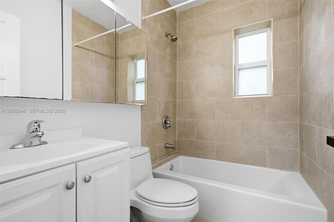 Building Photo - 2355 Overbrook St