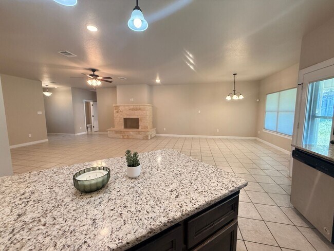 Building Photo - 4-Bedroom House for Rent in Copperas Cove