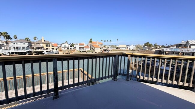 Building Photo - 13738 Tajamar St