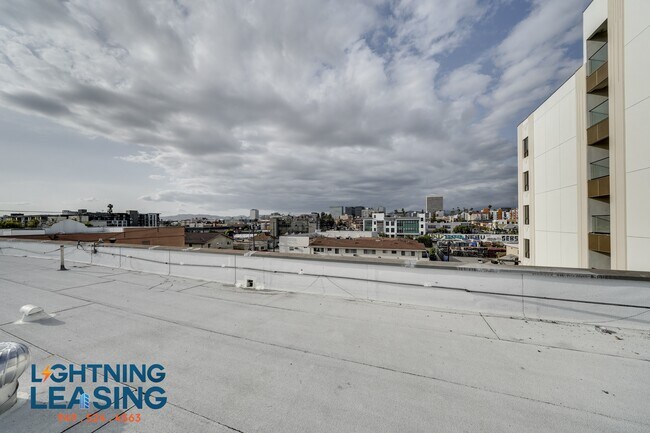 Building Photo - 1059 Normandie Ave