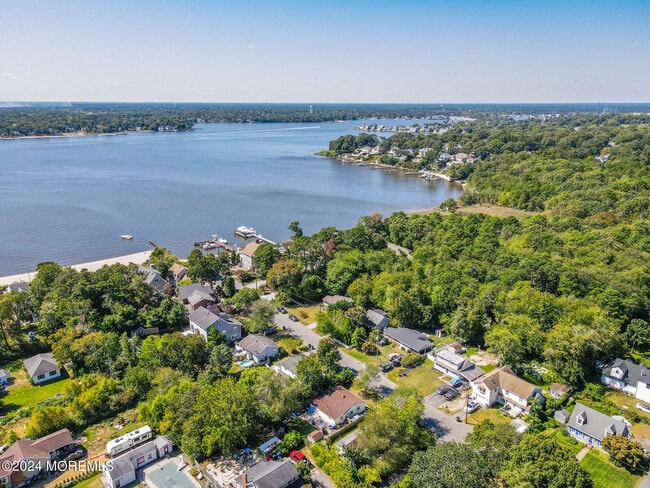 Building Photo - 105 Longfellow Ave