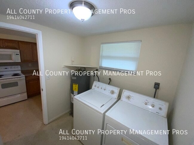 Building Photo - 5825 Nutmeg Ave