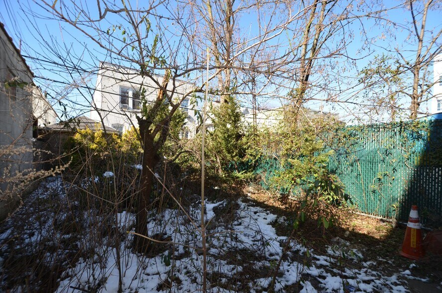 Building Photo - 1956 Coney Island Ave