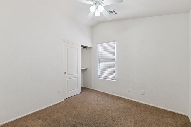 Building Photo - Spacious 2 Story 4 Bedroom 2.5 Bath Home Located in Circle Cross Ranch!