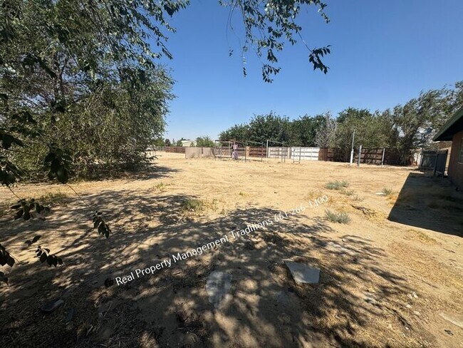 Building Photo - Modern Ranch Home