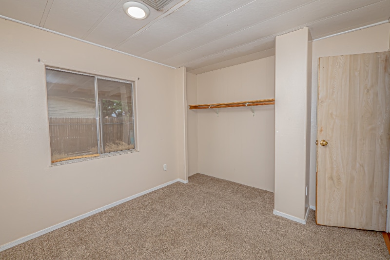 Building Photo - 2096 S Nelson Dr