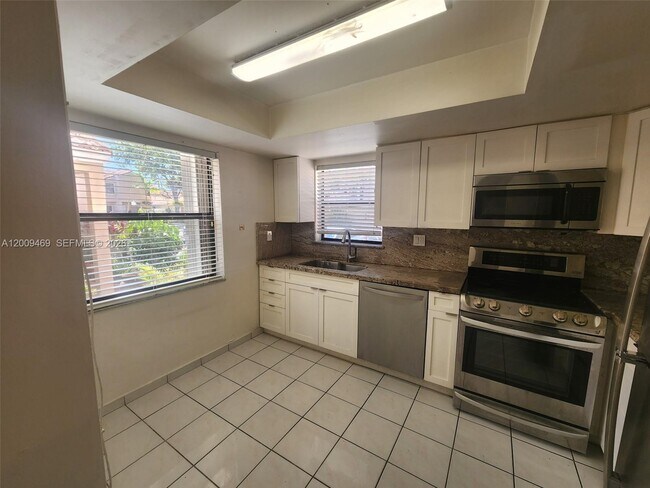 Building Photo - 11810 SW 80th St