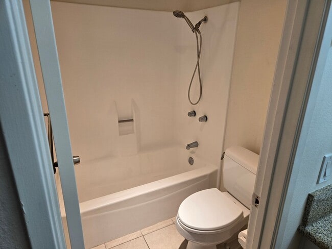 Building Photo - Lovely Ground Level 1 Bedroom 1 Bathroom In Irvine