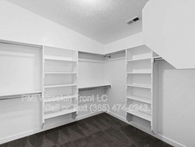 Building Photo - 589 W Life Dr