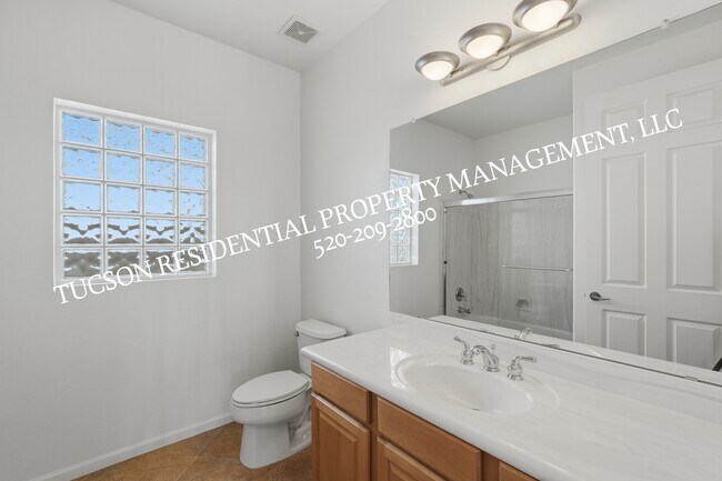 Building Photo - 13245 N Booming Dr