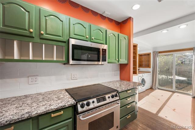 Building Photo - 326 E Dakota Ave