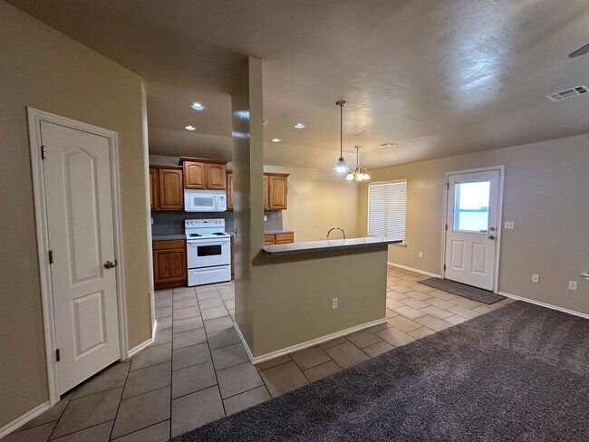 Building Photo - 4516 SE 79th St