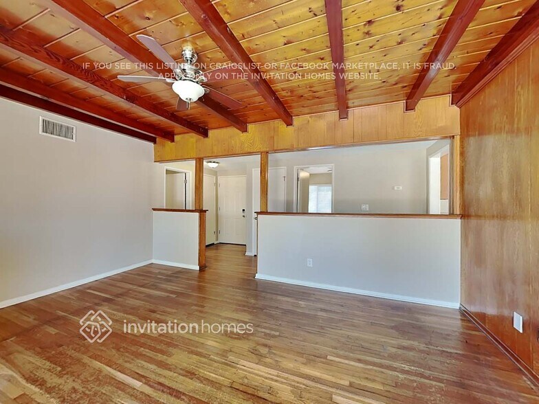 Building Photo - 14251 Minnehaha St