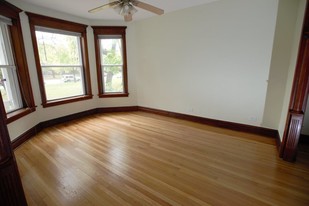 Building Photo - 2228 S Marshall Blvd