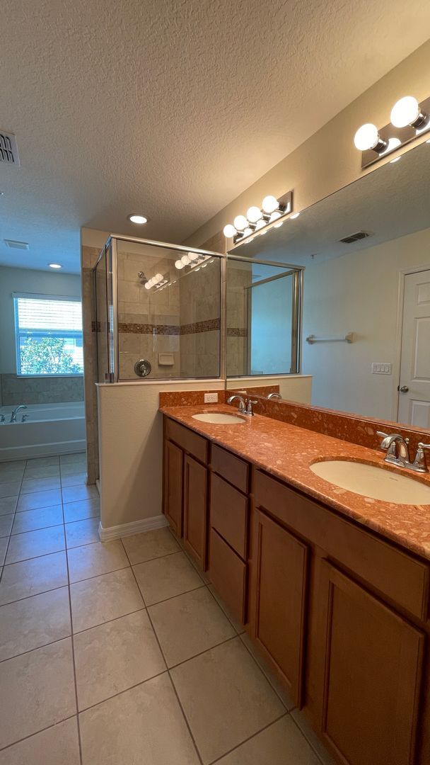 Building Photo - 9484 Strongbark Ln