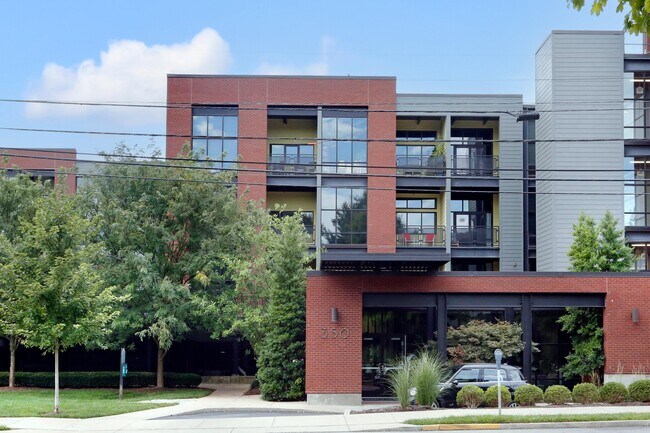 Building Photo - 350 E Short St