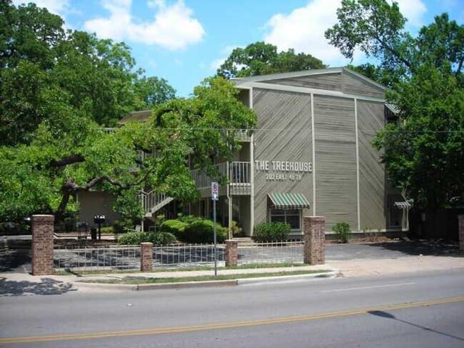 Building Photo - Pre-Lease for August 2026 - Treehouse #306