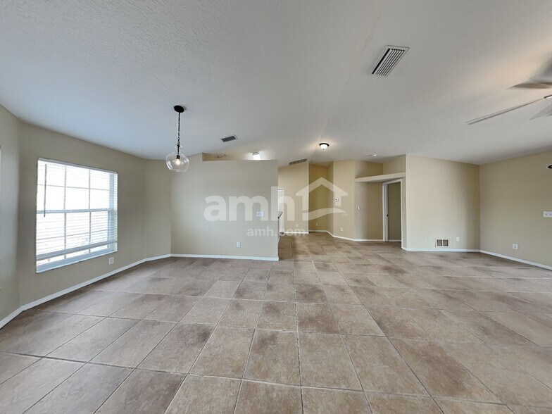 Building Photo - 11813 Colyar Ln