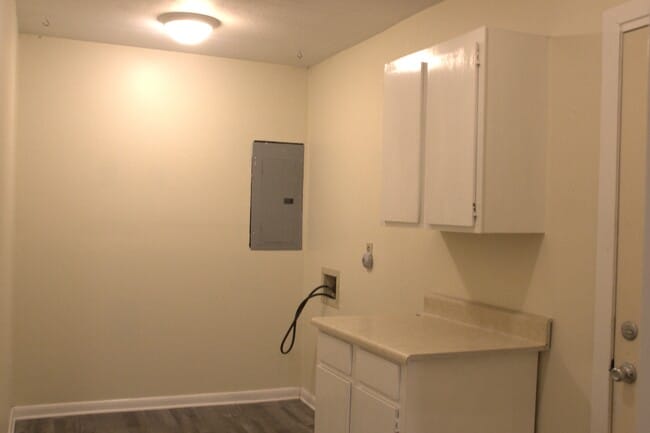 Building Photo - 514 Delaney Rd NW