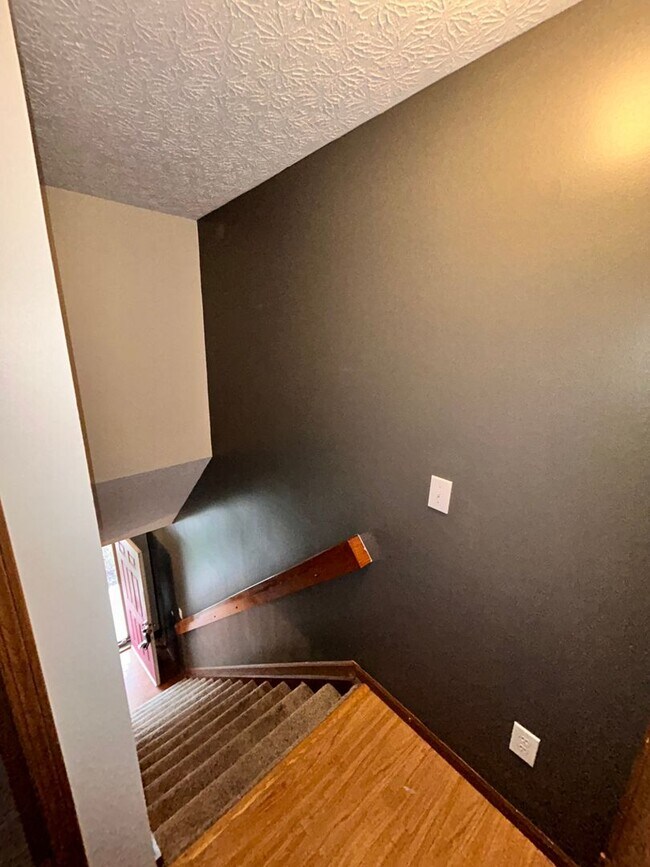 Building Photo - 2-Bedroom Unit in Blacklick