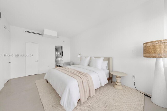 Building Photo - 3 Island Ave