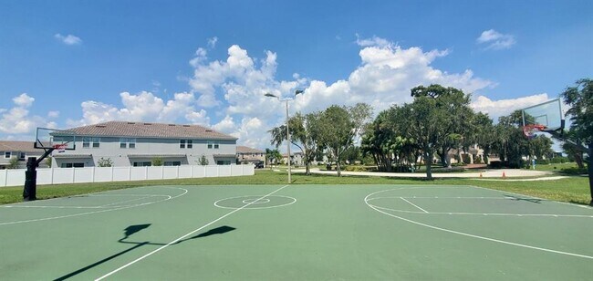 Building Photo - 3712 Greencrest Ct