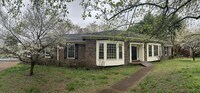 Building Photo - Newly Renovated Home on Quiet Neighborhood