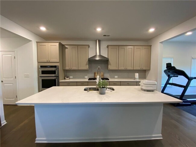 Building Photo - 5580 Bergeson Wy