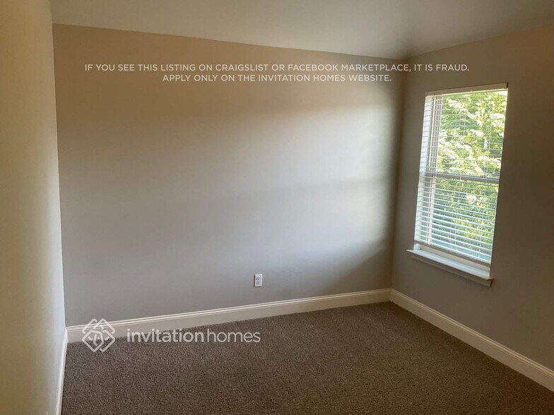 Building Photo - 1808 Global Dr