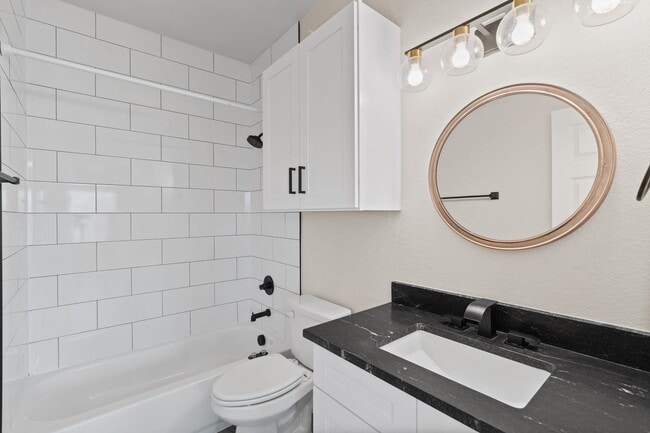 Building Photo - 853 Cypress Ln