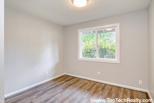 Building Photo - 14390 SW Furlong Way