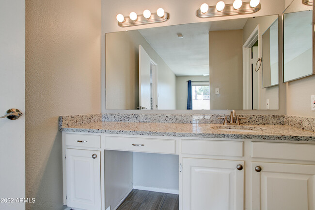 Building Photo - 11601 S Maze Ct