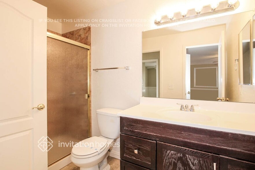 Building Photo - 4917 W Crocus Dr