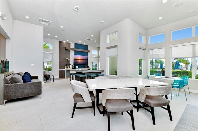 Building Photo - 7740 Sandy Ridge Dr