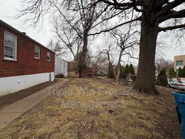 Building Photo - 6206 Evergreen Blvd