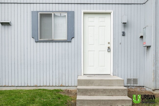 Primary Photo - 3137 E 29th Ave
