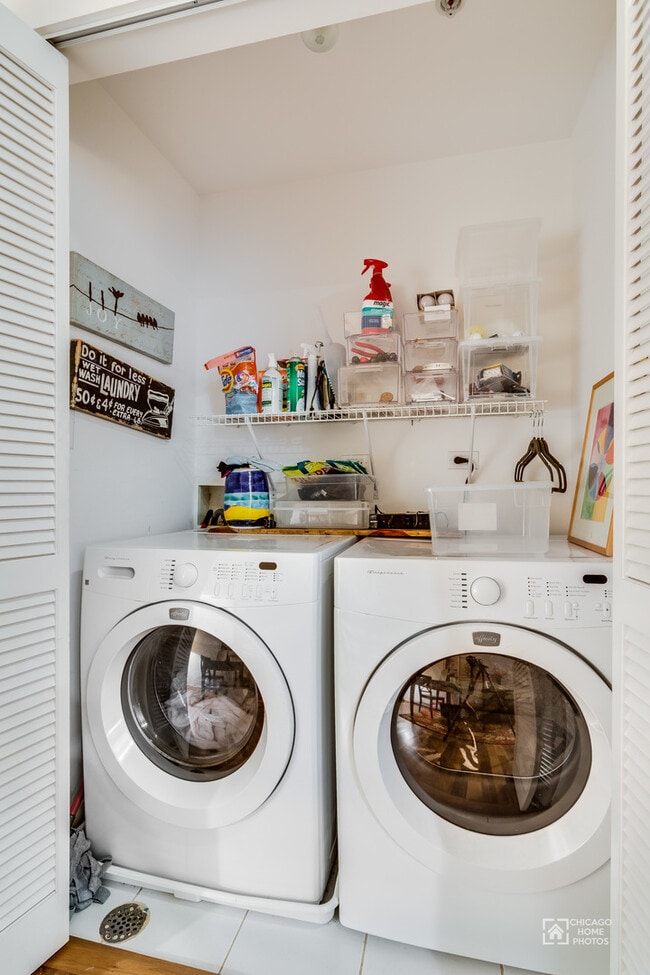 Building Photo - 525 Kedzie St