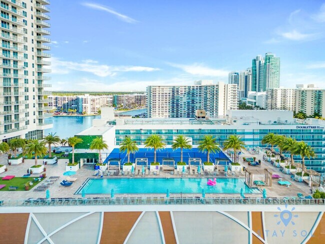Building Photo - 4010 S Ocean Dr