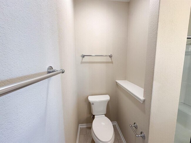 Building Photo - 100 Sunbird Ct