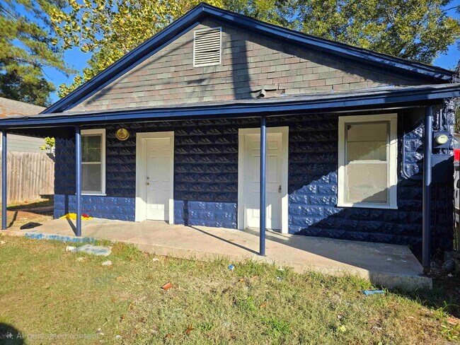 Primary Photo - 709 W 44th St