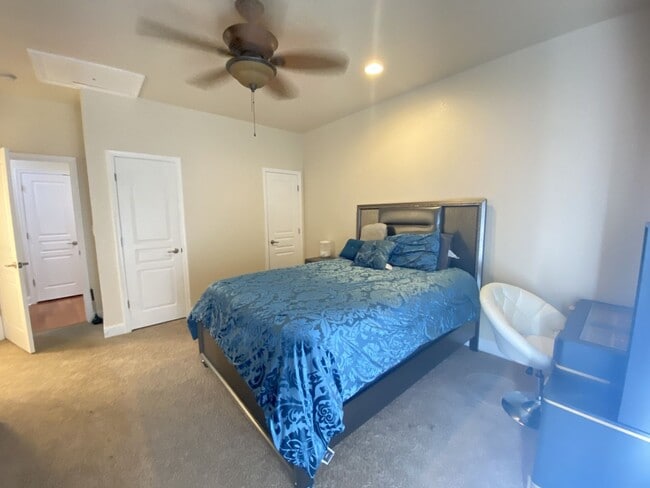 Building Photo - Broad Creek